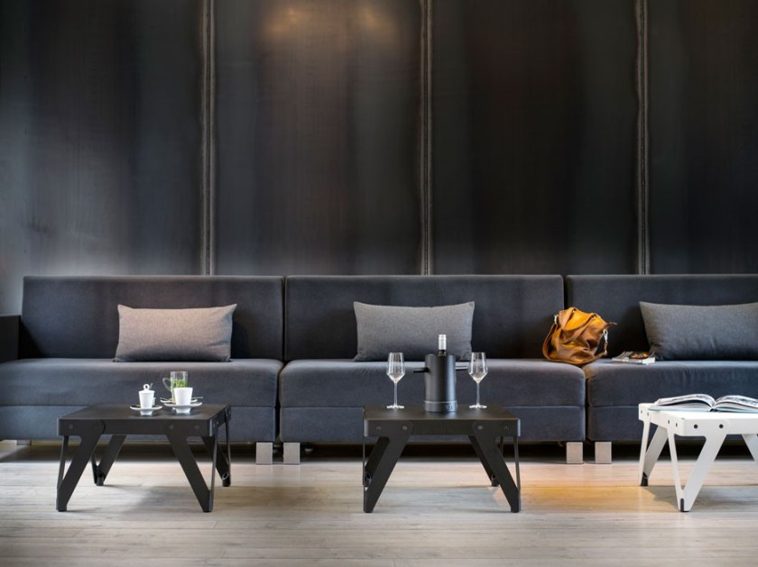 functionals-lloyd-low-60x60-zwart-en-wit