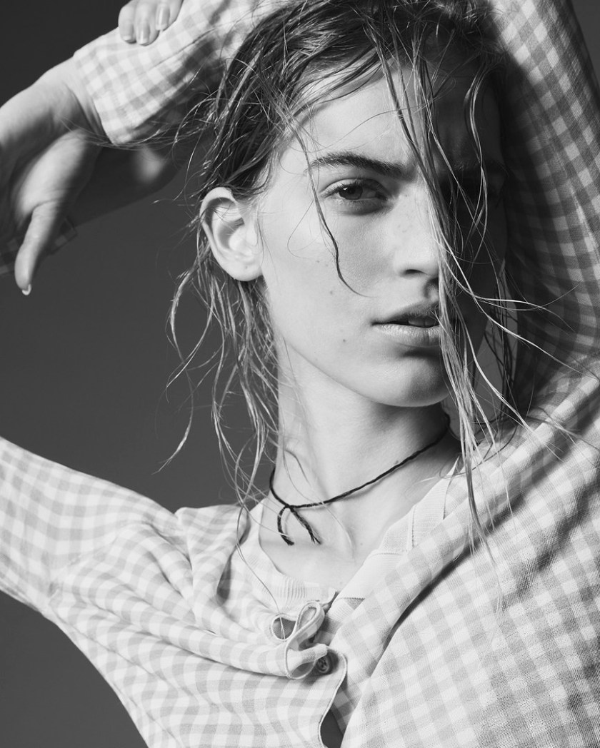 VANESSA-AXENTE—BY-NICK-DOREY-FOR-TWIN-MAGAZINE-ISSUE-12-SPRING-SUMMER-2015-11