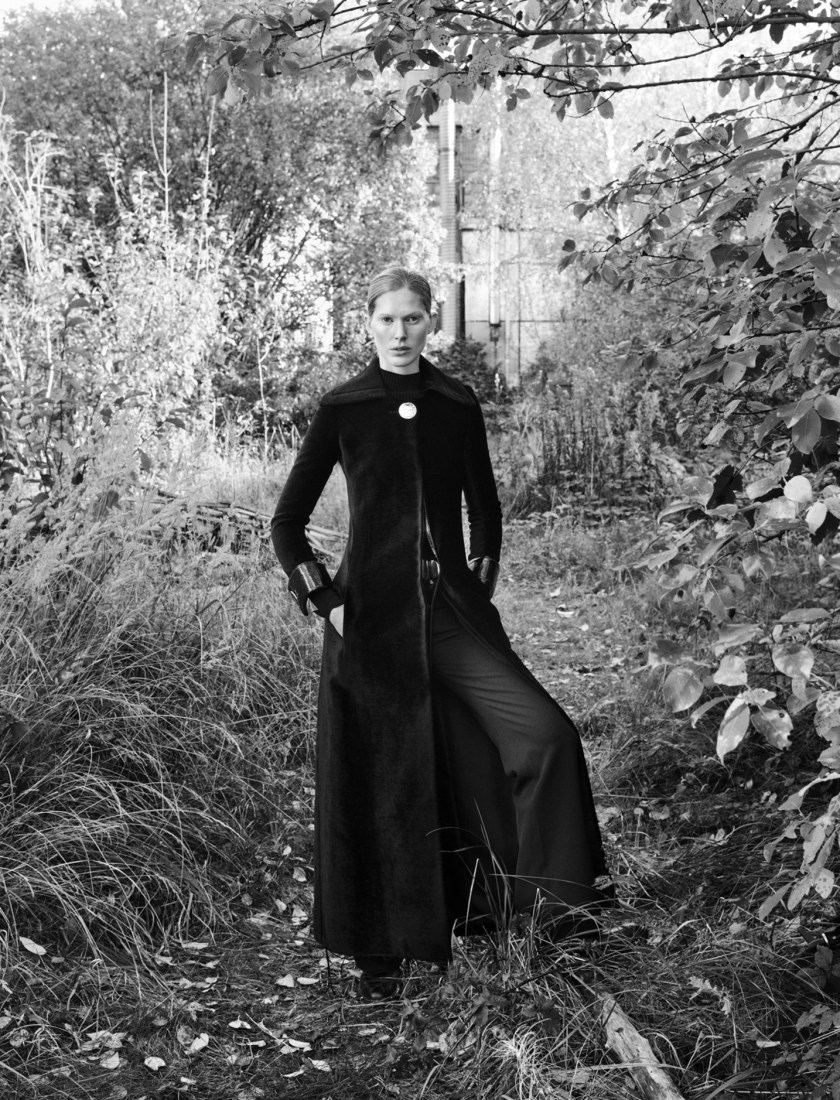 ISELIN-STEIRO-BY-HASSE-NIELSEN-FOR-COVER-MAGAZINE-DECEMBER-2015-17