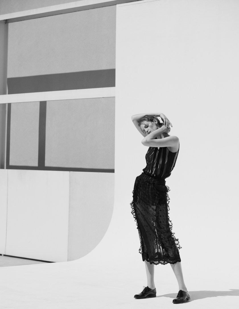 MELINA-GESTO-BY-JULIA-NONI-FOR-VOGUE-GERMANY-JANUARY-2016-4