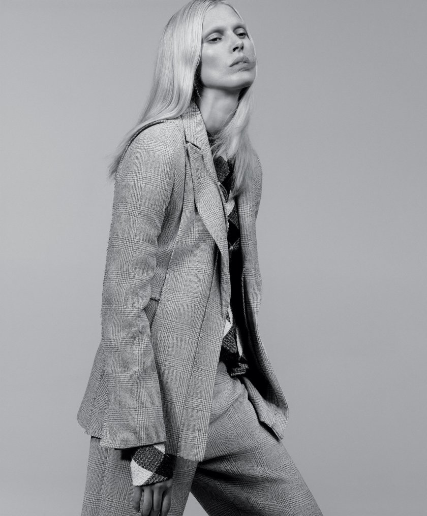 ISELIN-STEIRO-BY-CRAIG-MCDEAN-FOR-T-MAGAZINE-FEBRUARY-2016-7