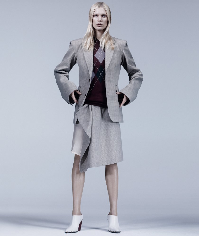 ISELIN-STEIRO-BY-CRAIG-MCDEAN-FOR-T-MAGAZINE-FEBRUARY-2016-8