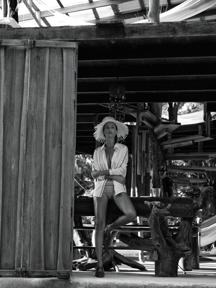 secret-hideaway-carolyn-murphy-by-mikael-jansson-for-interview-magazine-march-2016-98