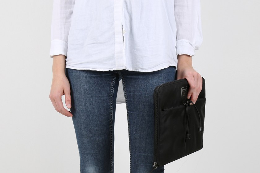 679_ed8fe91cf0-espen-black-sqa547-05-zoom