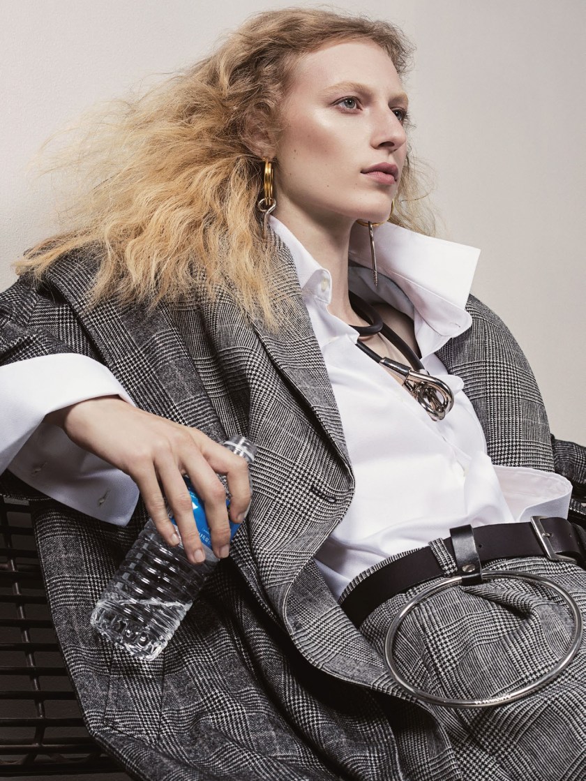 julia-nobis-by-sebastian-kim-for-vogue-australia-december-2016-2