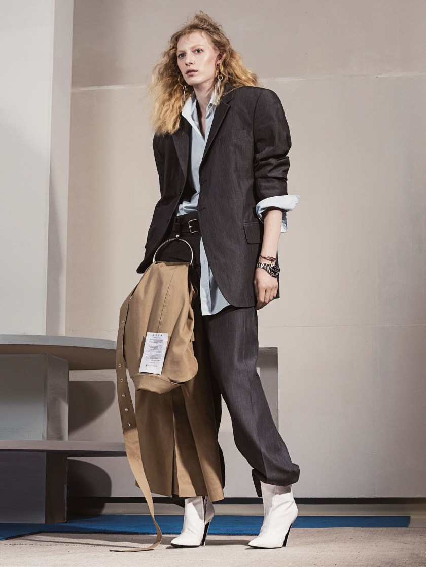 julia-nobis-by-sebastian-kim-for-vogue-australia-december-2016-8