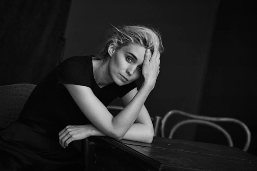 new-2017-pirelli-calendar-by-peter-lindbergh-10