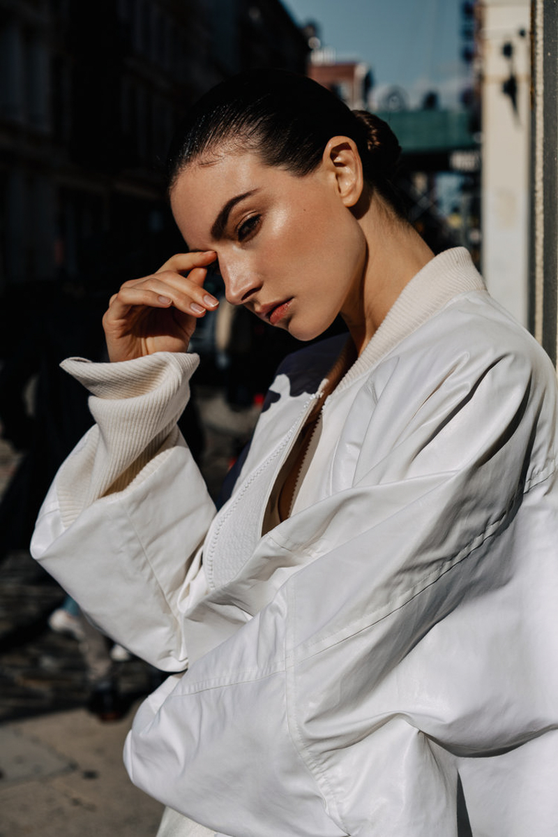 harpers-bazaar-serbia-january-2017-jacquelyn-jablonski-by-paul-mclean-7