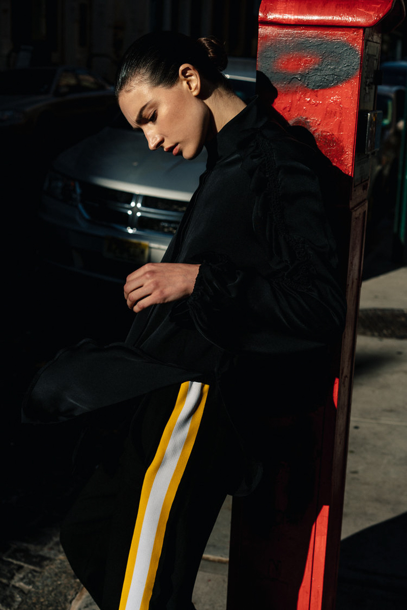 harpers-bazaar-serbia-january-2017-jacquelyn-jablonski-by-paul-mclean-8